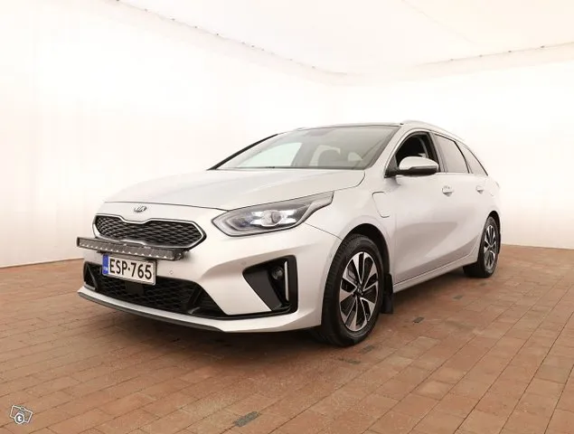 KIA Ceed 1,6 GDI Plug-In Hybrid Business Premium SW DCT - Su Image 4