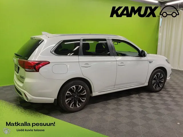 Mitsubishi Outlander Instyle Navi 4WD 5P / Vetokoukku / Navigointi / 360-Kamera / Merkkihuollettu / Image 4