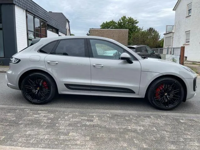 PORSCHE Macan Image 6